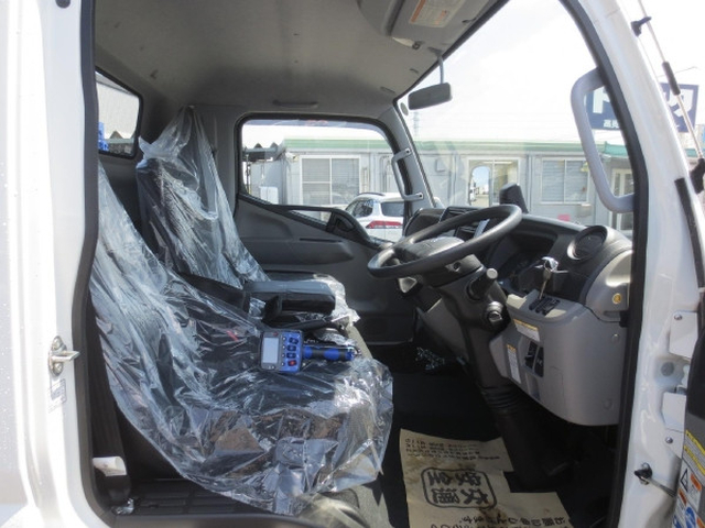 三菱ふそう キャンター 小型 平ボディ（クレーン付） 2PG-FEB80(104501) 16枚目
