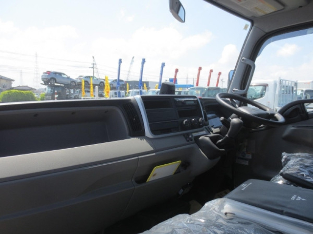 三菱ふそう キャンター 小型 平ボディ（クレーン付） 2PG-FEB80(104501) 17枚目