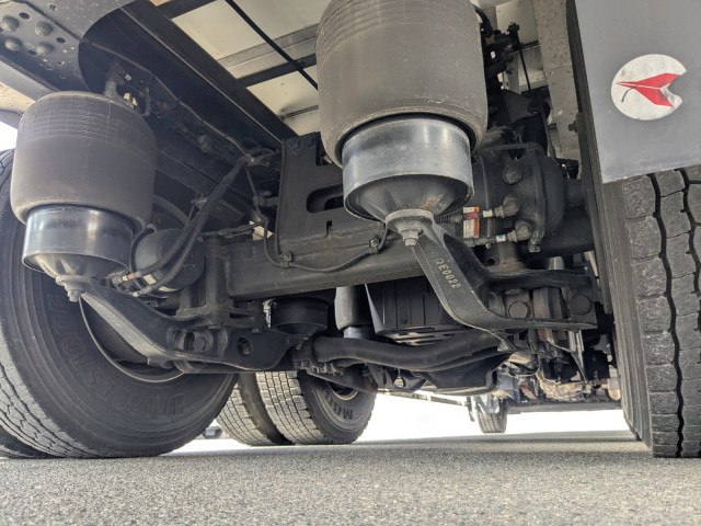 日野 プロフィア 大型 冷蔵冷凍バン 2DG-FR1AHC(104503) 17枚目