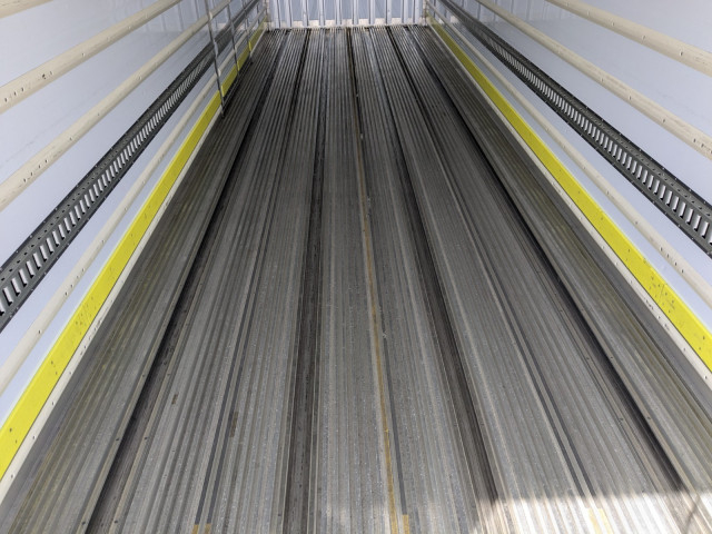 日野 プロフィア 大型 冷蔵冷凍バン 2DG-FR1AHC(104503) 22枚目