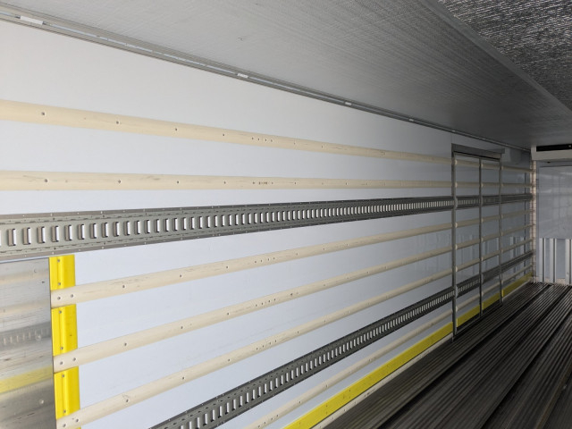 日野 プロフィア 大型 冷蔵冷凍バン 2DG-FR1AHC(104503) 32枚目