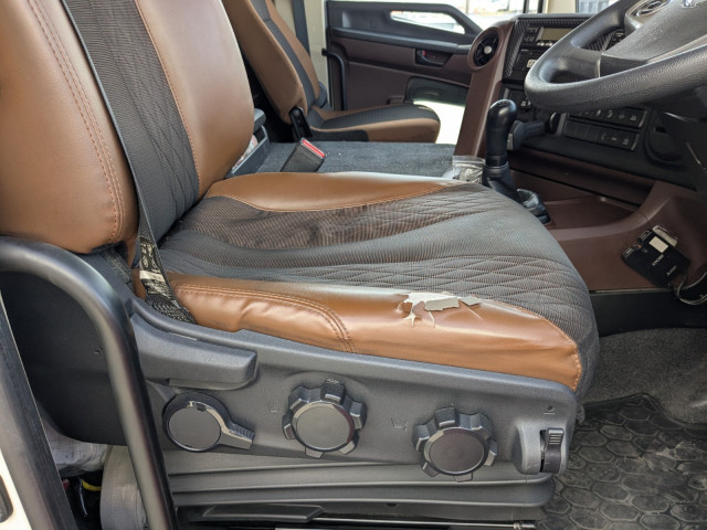 日野 プロフィア 大型 冷蔵冷凍バン 2DG-FR1AHC(104503) 39枚目