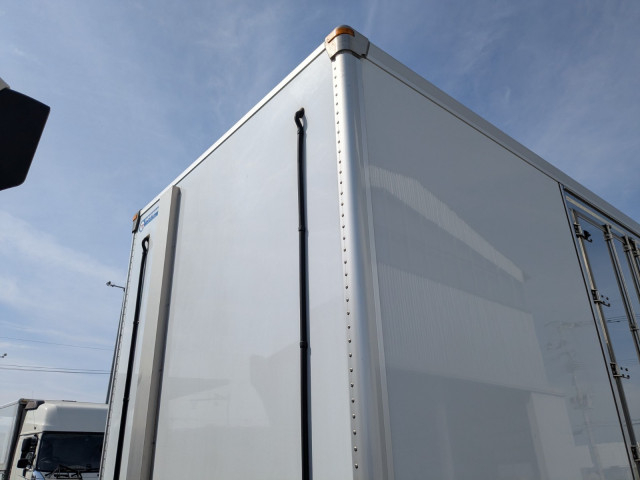 日野 プロフィア 大型 冷蔵冷凍バン 2DG-FR1AHC(104503) 43枚目