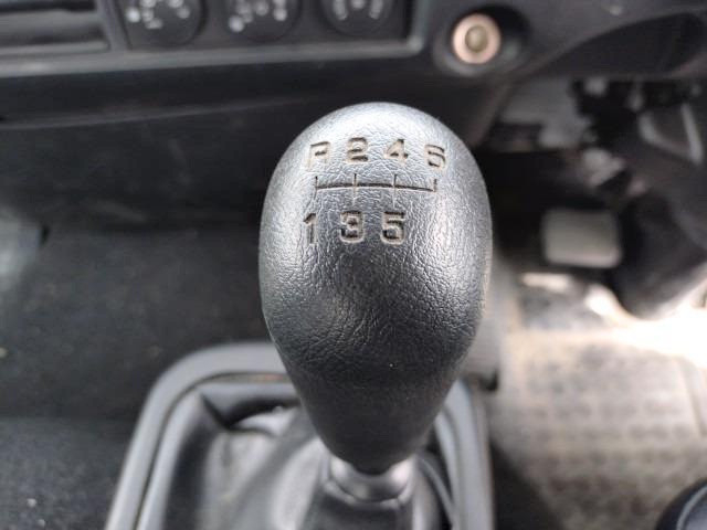 三菱ふそう ファイター 増トン 平ボディ（クレーン付） 2KG-FK62FZ(104545) 12枚目