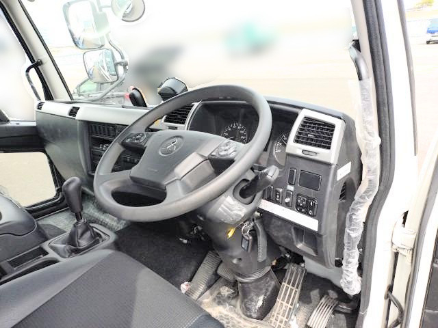 三菱ふそう ファイター 増トン 平ボディ（クレーン付） 2KG-FK62FZ(104545) 16枚目