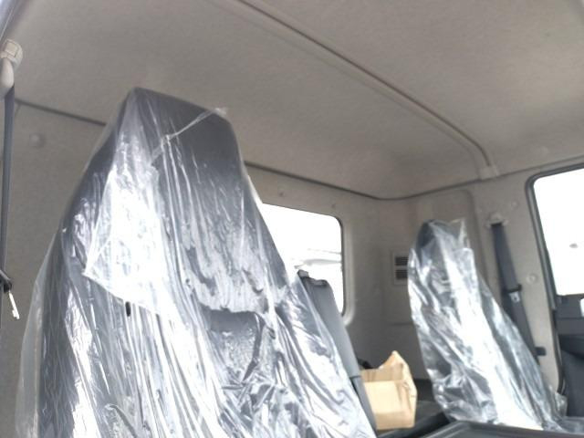 三菱ふそう ファイター 増トン 平ボディ（クレーン付） 2KG-FK62FZ(104545) 18枚目