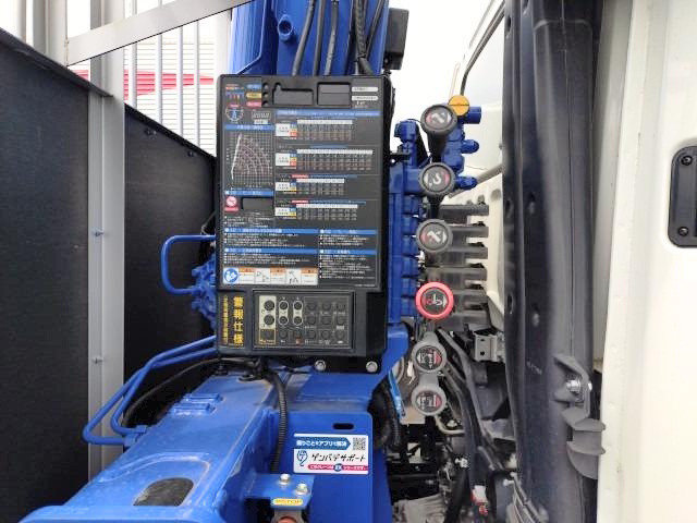 三菱ふそう ファイター 増トン 平ボディ（クレーン付） 2KG-FK62FZ(104545) 32枚目