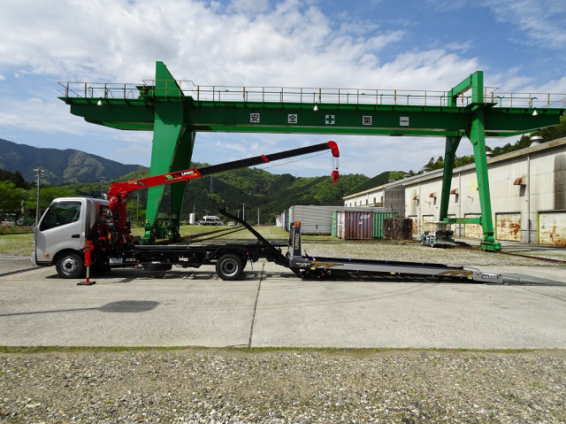 日野 デュトロ 小型 平ボディ（クレーン付） 2KG-XZU730M(104559) 7枚目