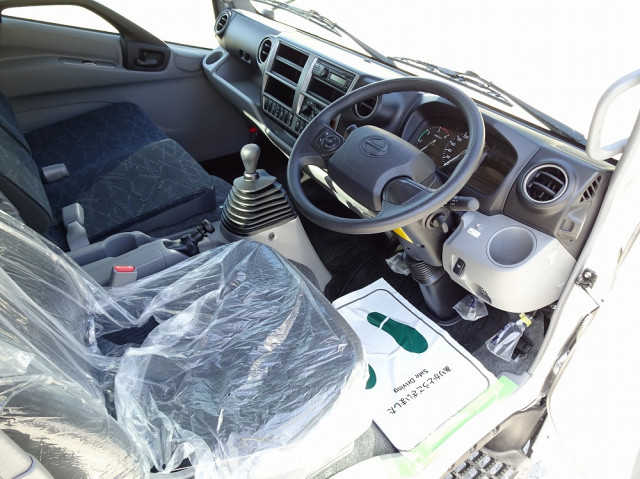 日野 デュトロ 小型 平ボディ（クレーン付） 2KG-XZU730M(104559) 9枚目