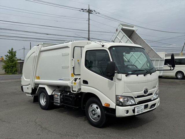 トヨタ ダイナ 小型 塵芥車（プレス式） 2KG-XZU605A(104563) 2枚目
