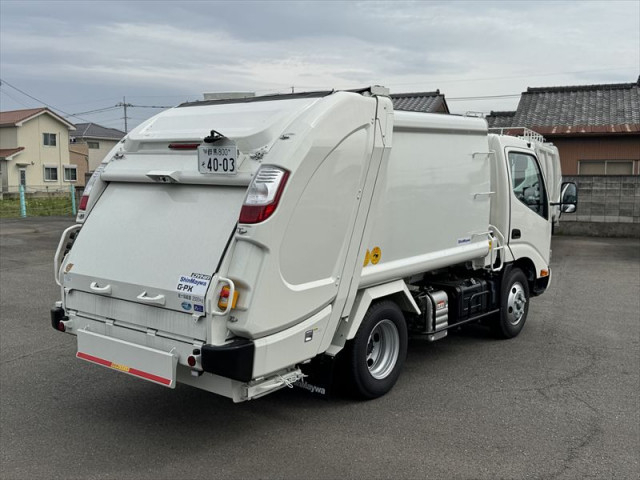 トヨタ ダイナ 小型 塵芥車（プレス式） 2KG-XZU605A(104563) 3枚目
