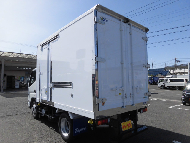 三菱ふそう キャンター 小型 冷蔵冷凍バン 2RG-FBAV0(104564) 4枚目