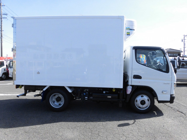 三菱ふそう キャンター 小型 冷蔵冷凍バン 2RG-FBAV0(104564) 5枚目