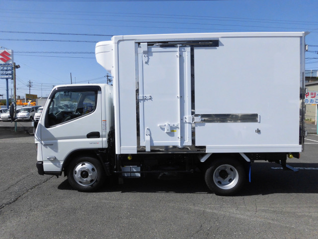 三菱ふそう キャンター 小型 冷蔵冷凍バン 2RG-FBAV0(104564) 6枚目