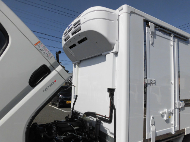 三菱ふそう キャンター 小型 冷蔵冷凍バン 2RG-FBAV0(104564) 9枚目