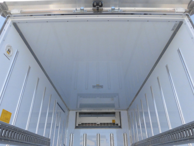 三菱ふそう キャンター 小型 冷蔵冷凍バン 2RG-FBAV0(104564) 17枚目