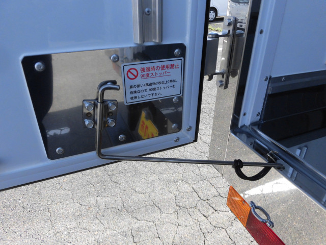 三菱ふそう キャンター 小型 冷蔵冷凍バン 2RG-FBAV0(104564) 22枚目