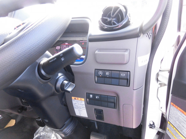 三菱ふそう キャンター 小型 冷蔵冷凍バン 2RG-FBAV0(104564) 35枚目