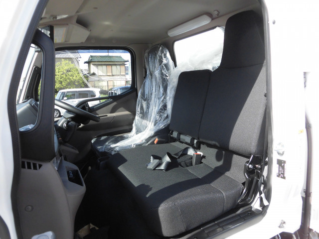 三菱ふそう キャンター 小型 冷蔵冷凍バン 2RG-FBAV0(104564) 40枚目