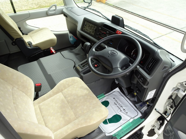 トヨタ コースター 小型 バス 2KG-GDB70(104568) 4枚目