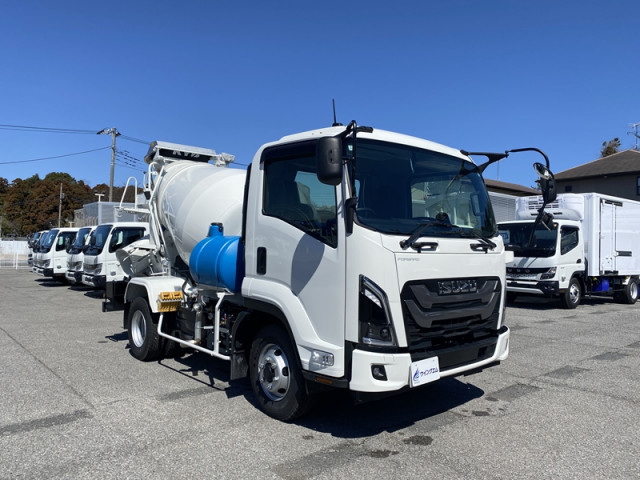 いすゞ フォワード 中型 ミキサー車 2PG-FRR90S4(104570) 3枚目