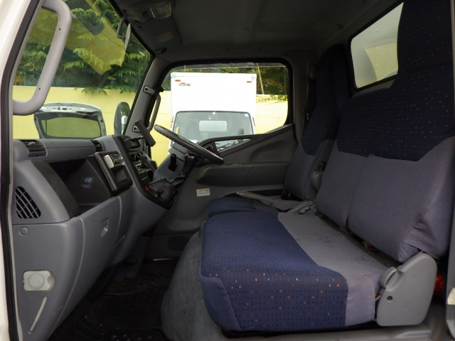 三菱ふそう キャンター 小型 バン PA-FE73DCX(104575) 26枚目