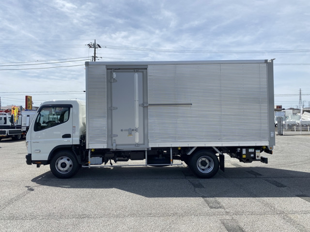 三菱ふそう キャンター 小型 バン 2PG-FEB80(104579) 4枚目