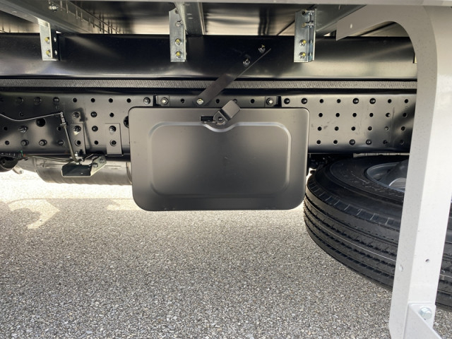 三菱ふそう キャンター 小型 バン 2PG-FEB80(104579) 10枚目