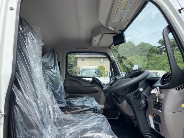 三菱ふそう キャンター 小型 バン 2PG-FEB80(104579) 14枚目