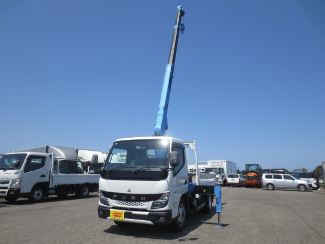 三菱ふそう キャンター 小型 平ボディ（クレーン付） 2RG-FEAV0(104581) 1枚目