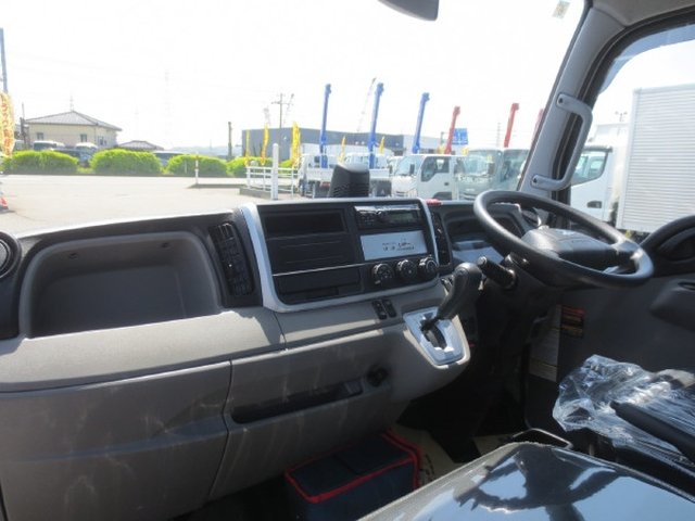 三菱ふそう キャンター 小型 平ボディ（クレーン付） 2RG-FEAV0(104581) 15枚目
