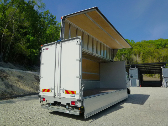 いすゞ フォワード 中型 ウィング 2RG-FRR90T2(104583) 18枚目