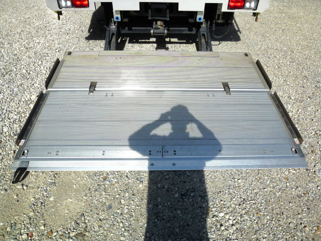 いすゞ フォワード 中型 ウィング 2RG-FRR90T2(104583) 26枚目