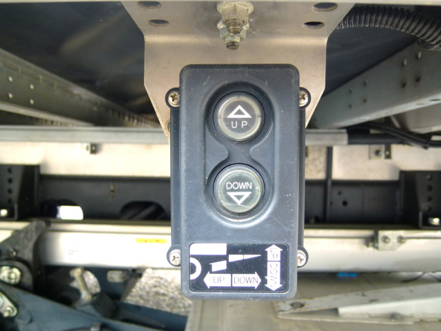 いすゞ フォワード 中型 ウィング 2RG-FRR90T2(104583) 28枚目