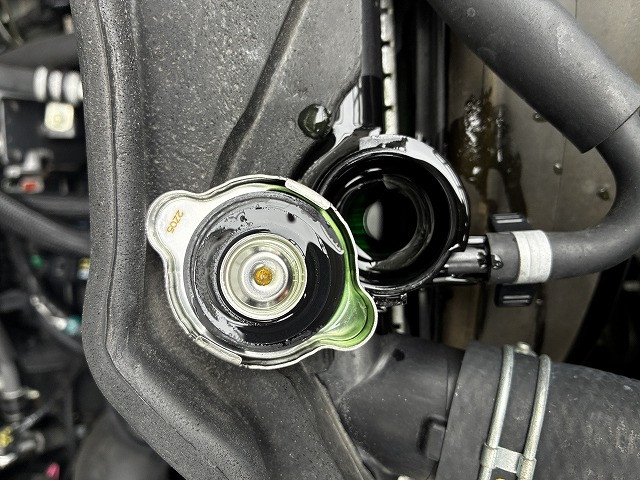 いすゞ エルフ 小型 平ボディ 2RG-NKR88A(104585) 28枚目