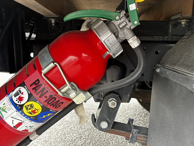 いすゞ エルフ 小型 平ボディ 2RG-NKR88A(104585) 32枚目