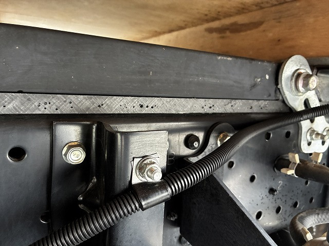 いすゞ エルフ 小型 平ボディ 2RG-NKR88A(104585) 33枚目