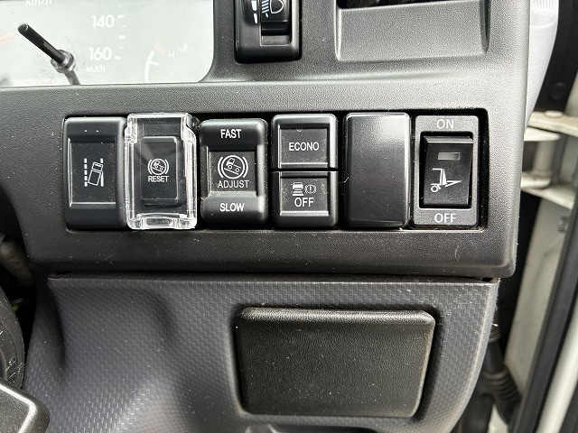 いすゞ エルフ 小型 平ボディ 2RG-NKR88A(104585) 37枚目