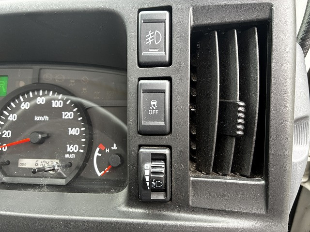 いすゞ エルフ 小型 平ボディ 2RG-NKR88A(104585) 38枚目