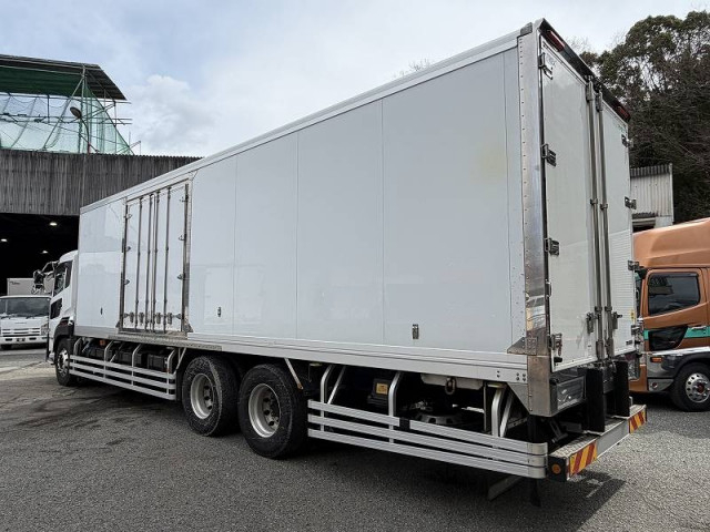 UDトラックス（日産） クオン 大型 冷蔵冷凍バン 2PG-CD5CA(105369) 5枚目