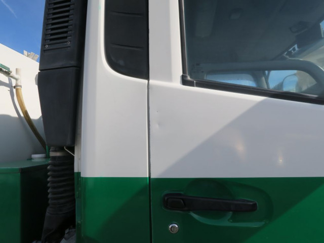 UDトラックス（日産） コンドル 増トン タンクローリー TKG-LK38L(78543) 33枚目
