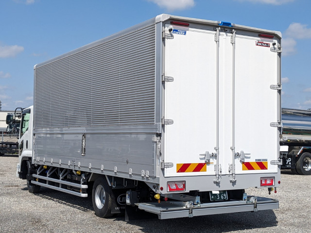 UDトラックス（日産） コンドル 中型 ウィング 2RG-BRR90T4(104634) 3枚目