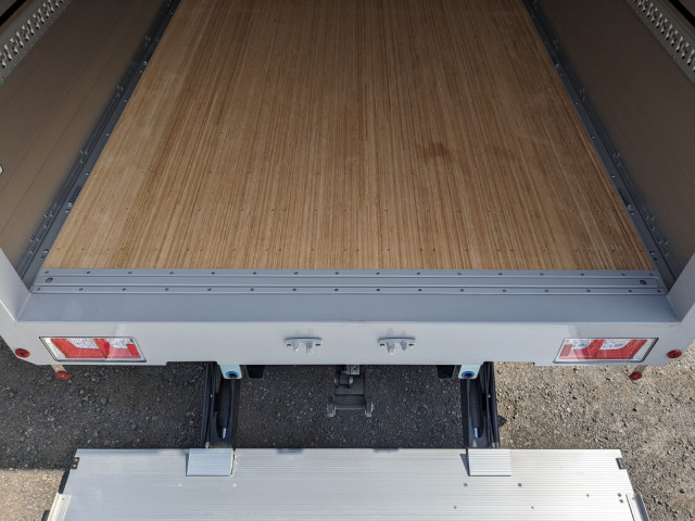 UDトラックス（日産） コンドル 中型 ウィング 2RG-BRR90T4(104634) 11枚目