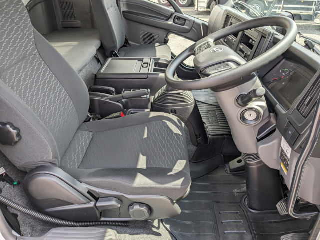 UDトラックス（日産） コンドル 中型 ウィング 2RG-BRR90T4(104634) 27枚目