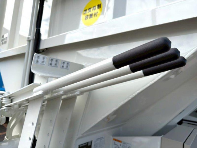 日野 レンジャー 増トン 粉粒体運搬車 2KG-FE2ACA(104648) 11枚目