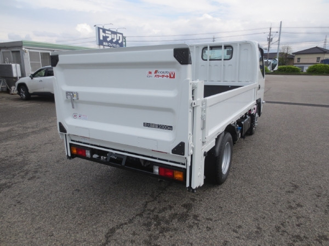 三菱ふそう キャンター 小型 平ボディ 2RG-FBA20(104672) 4枚目
