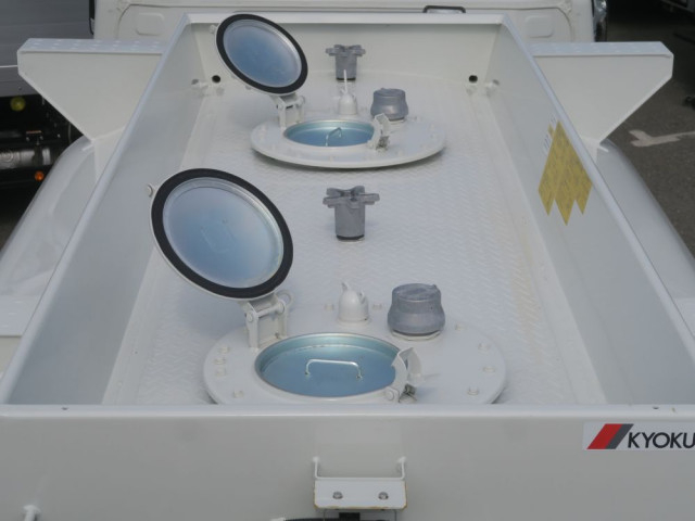 三菱ふそう キャンター 小型 タンクローリー 2PG-FEB90(104671) 18枚目