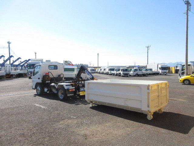 三菱ふそう キャンター 小型 コンテナ専用車 2RG-FEAV0(104675) 18枚目
