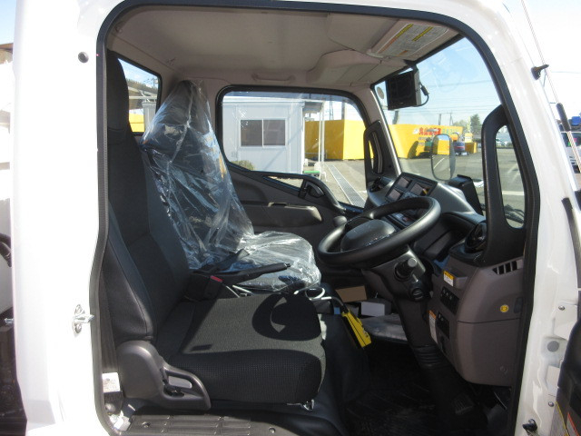 三菱ふそう キャンター 小型 コンテナ専用車 2RG-FEAV0(104675) 23枚目
