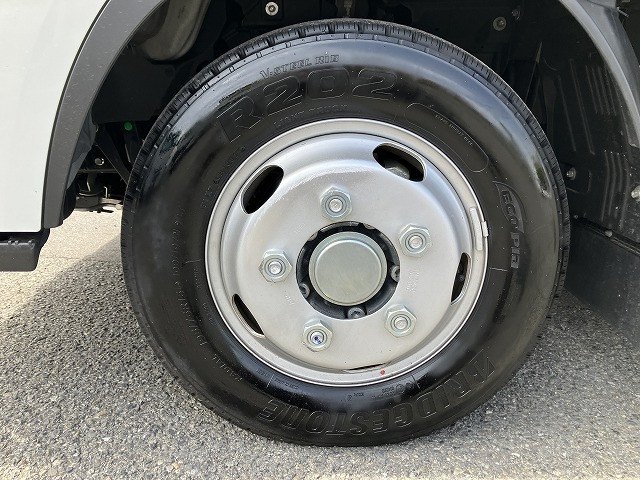 いすゞ エルフ 小型 平ボディ 2TG-NJR88AF(104704) 26枚目